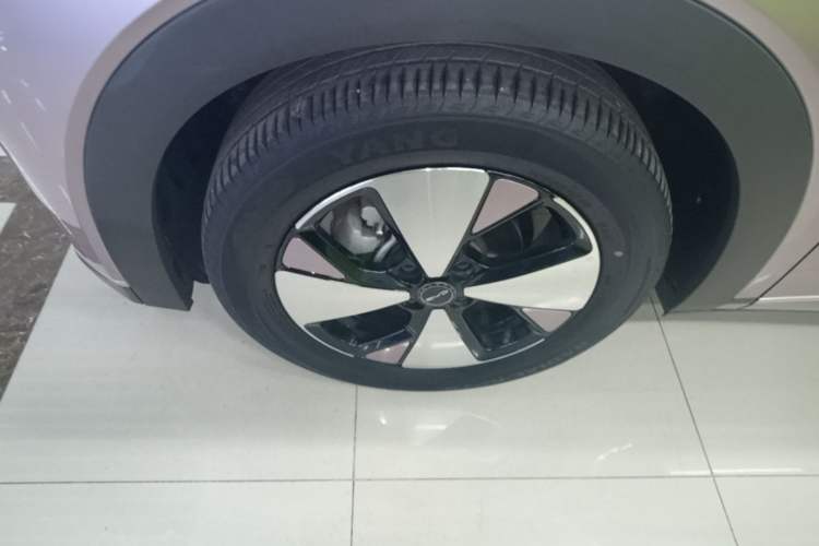 Used BYD Dolphin 2023 420 km Fashion Edition Left Front Wheel Hub
