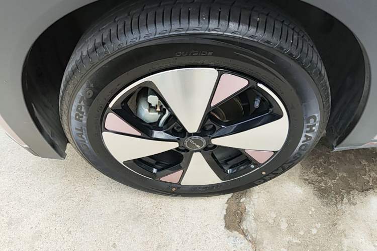Used BYD Dolphin 2023 420 km Fashion Edition Left Front Wheel Hub