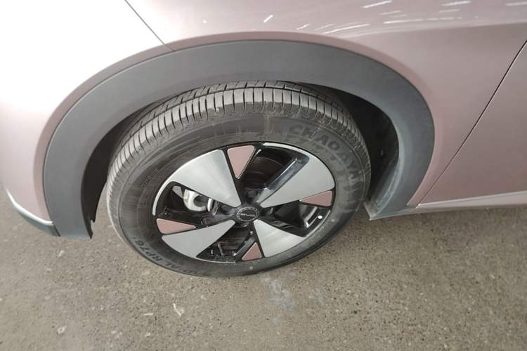 Used BYD Dolphin 2023 420 km Fashion Edition Left Front Wheel Hub