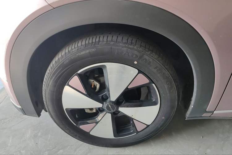 Used BYD Dolphin 2023 420 km Fashion Edition Left Front Wheel Hub