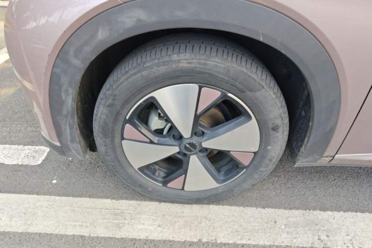 Used BYD Dolphin 2023 420 km Fashion Edition Left Front Wheel Hub