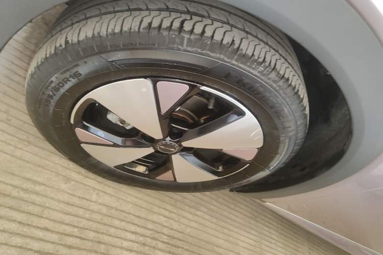 Used BYD Dolphin 2023 420 km Free Version Left Front Wheel Hub