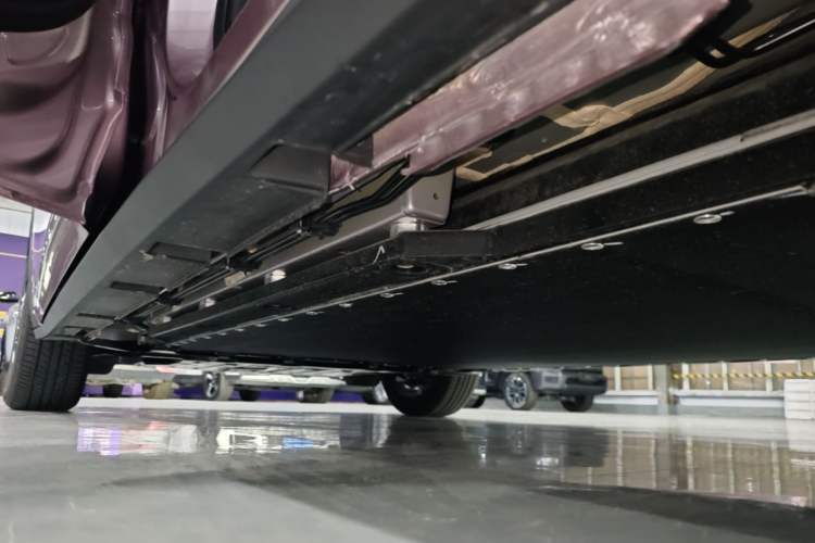 Used BYD Dolphin 2023 420 km Fashion Edition Left Side Sill