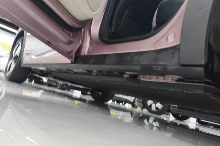 Used BYD Dolphin 2023 420 km Fashion Edition Left Side Sill