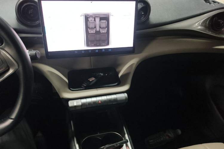 Used BYD Dolphin 2023 420 km Fashion Edition Audio And AC Panel