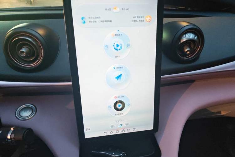Used BYD Dolphin 2023 420 km Fashion Edition Audio And AC Panel