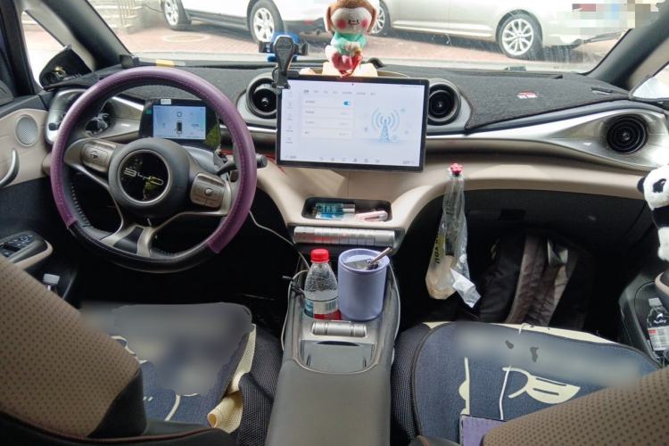 Used BYD Dolphin 2023 420 km Fashion Edition Center Console