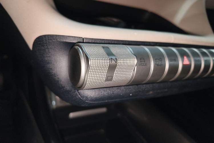 Used BYD Dolphin 2023 420 km Fashion Edition Gear Lever