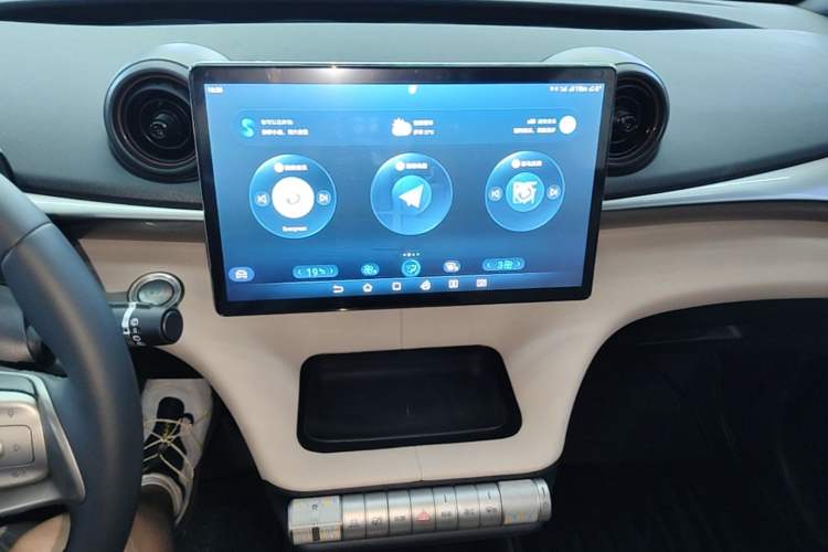 Used BYD Dolphin 2023 420 km Free Version Audio And AC Panel