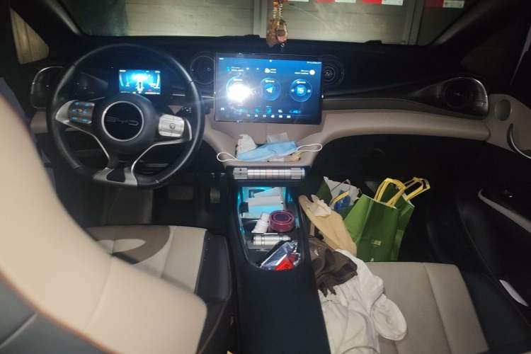 Used BYD Dolphin 2023 420 km Free Version Audio And AC Panel