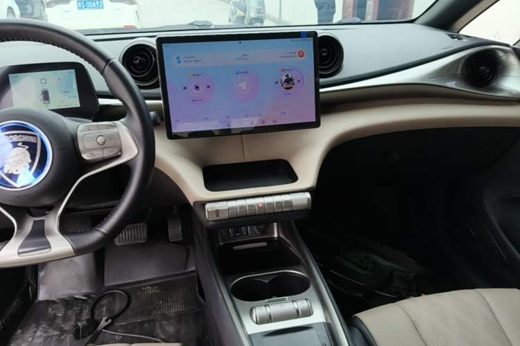 Used BYD Dolphin 2023 420 km Fashion Edition Audio And AC Panel