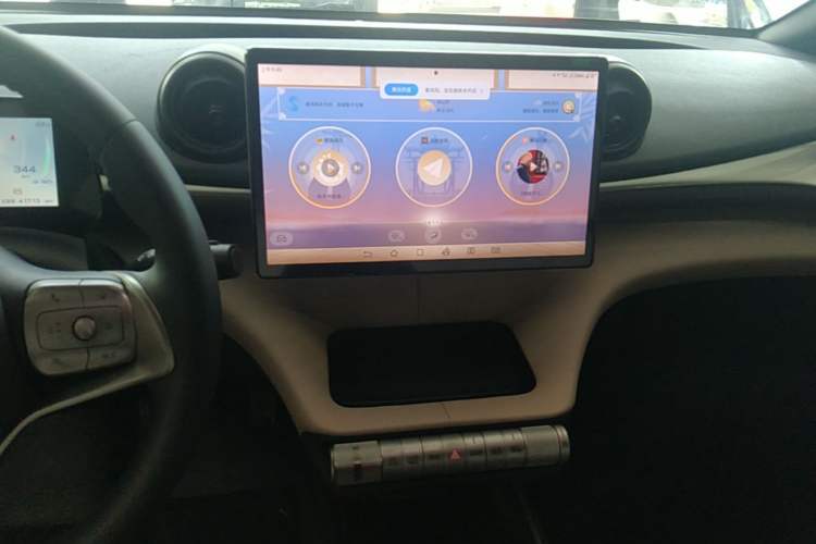 Used BYD Dolphin 2023 420 km Free Version Audio And AC Panel