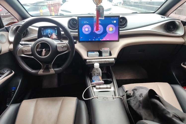 Used BYD Dolphin 2023 420 km Fashion Edition Center Console
