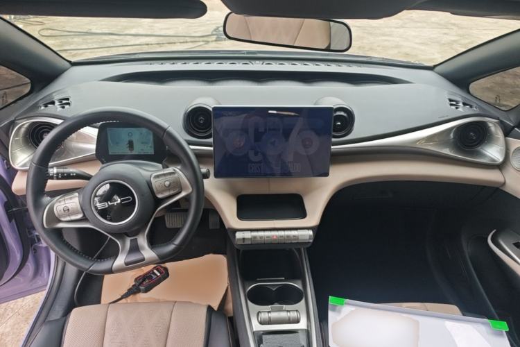 Used BYD Dolphin 2023 420 km Fashion Edition Center Console