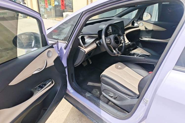 Used BYD Dolphin 2023 420 km Fashion Edition Driver Seat