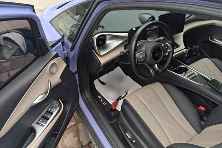 Used BYD Dolphin 2023 420 km Fashion Edition Driver Seat