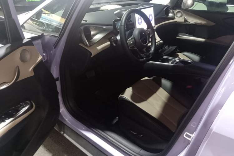Used BYD Dolphin 2023 420 km Free Version Driver Seat