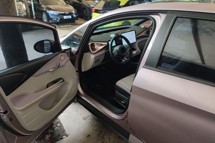 Used BYD Dolphin 2023 420 km Fashion Edition Driver Seat
