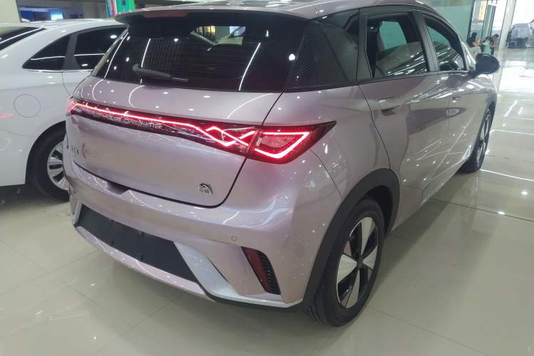 Used BYD Dolphin 2023 420 km Fashion Edition Exterior 5