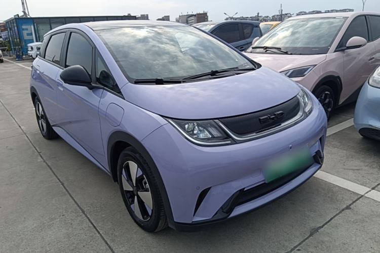 Used BYD Dolphin 2023 420 km Fashion Edition Front Right 45 Deg