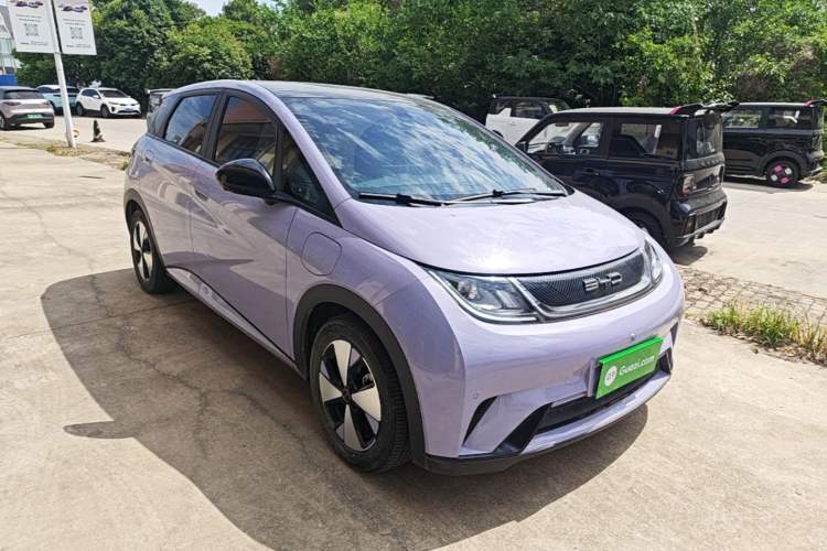 Used BYD Dolphin 2023 420 km Fashion Edition Front Right 45 Deg