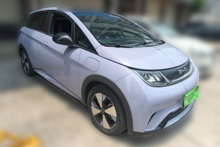 Used BYD Dolphin 2023 420 km Fashion Edition Front Right 45 Deg