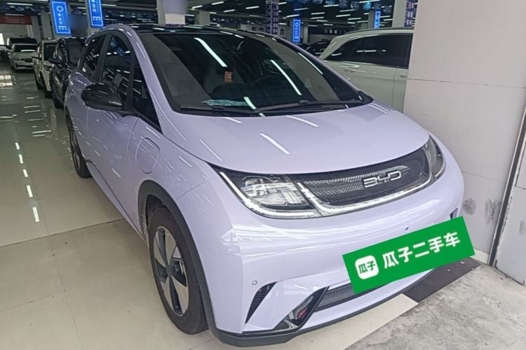 Used BYD Dolphin 2023 420 km Fashion Edition Front Right 45 Deg