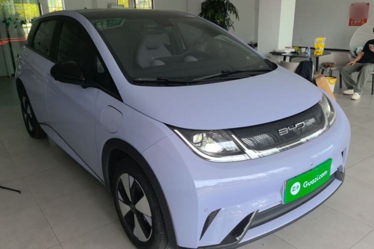 Used BYD Dolphin 2023 420 km Fashion Edition Front Right 45 Deg