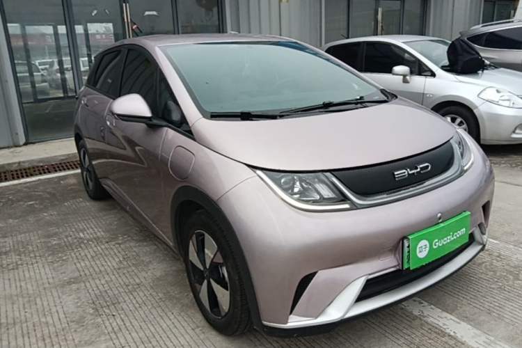Used BYD Dolphin 2023 420 km Free Version Front Right 45 Deg