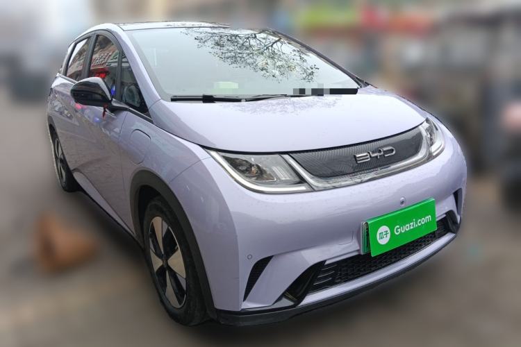 Used BYD Dolphin 2023 420 km Fashion Edition Front Right 45 Deg