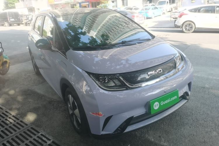 Used BYD Dolphin 2023 420 km Fashion Edition Front Right 45 Deg
