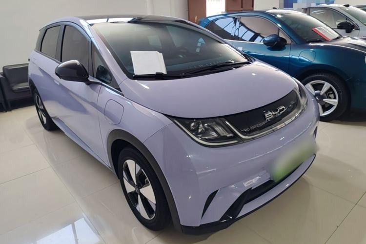 Used BYD Dolphin 2023 420 km Fashion Edition Front Right 45 Deg