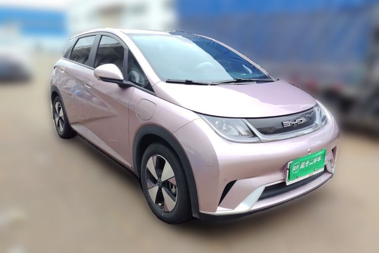 Used BYD Dolphin 2023 420 km Fashion Edition Front Right 45 Deg