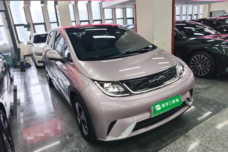 Used BYD Dolphin 2023 420 km Free Version Front Right 45 Deg