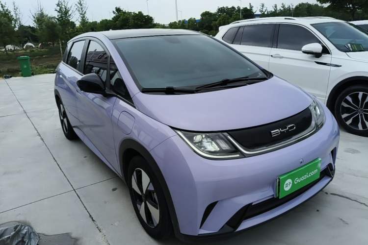 Used BYD Dolphin 2023 420 km Fashion Edition Front Right 45 Deg