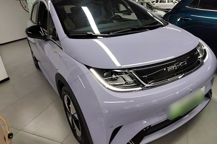 Used BYD Dolphin 2023 420 km Fashion Edition Front Right 45 Deg