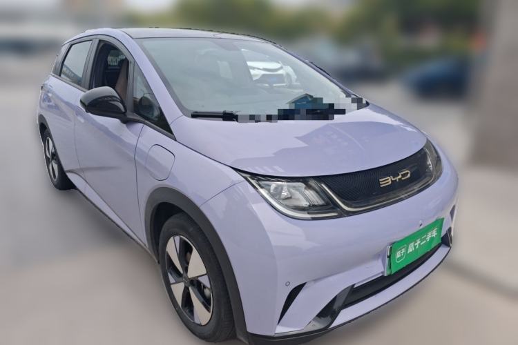 Used BYD Dolphin 2023 420 km Fashion Edition Front Right 45 Deg