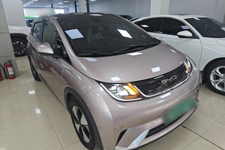 Used BYD Dolphin 2023 420 km Fashion Edition Front Right 45 Deg
