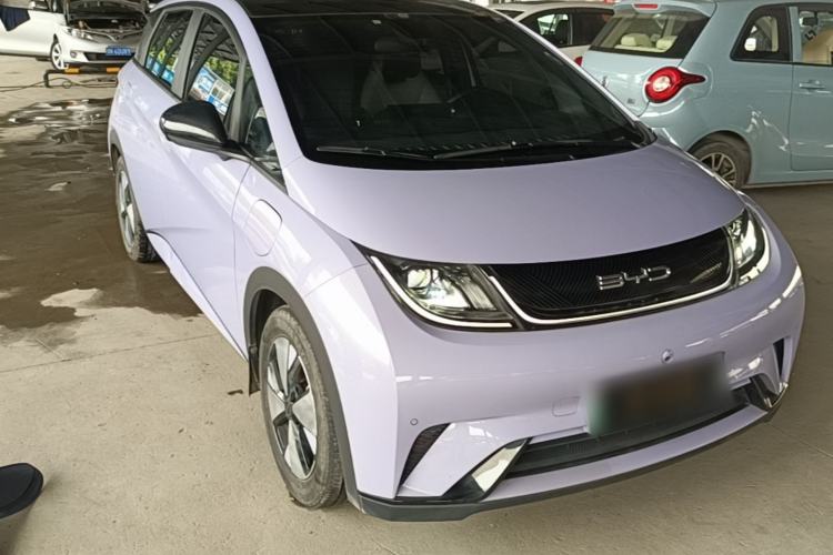 Used BYD Dolphin 2023 420 km Fashion Edition Front Right 45 Deg