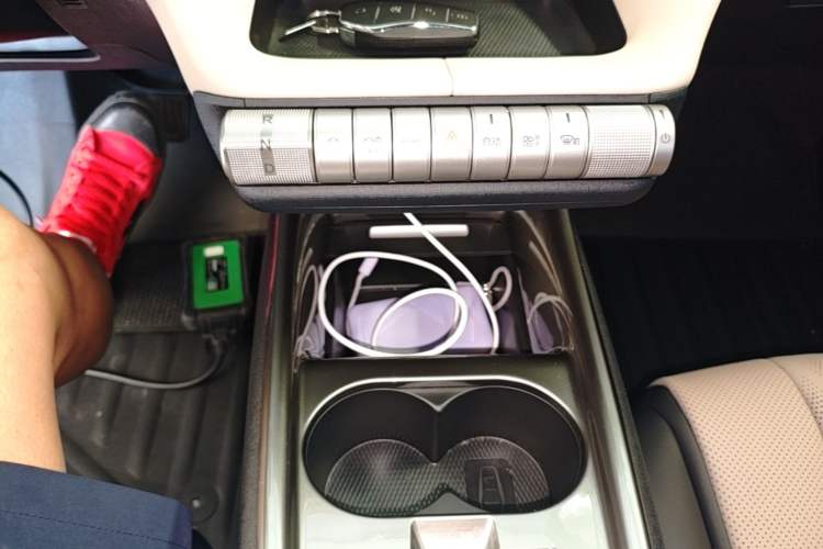Used BYD Dolphin 2023 420 km Fashion Edition Gear Lever