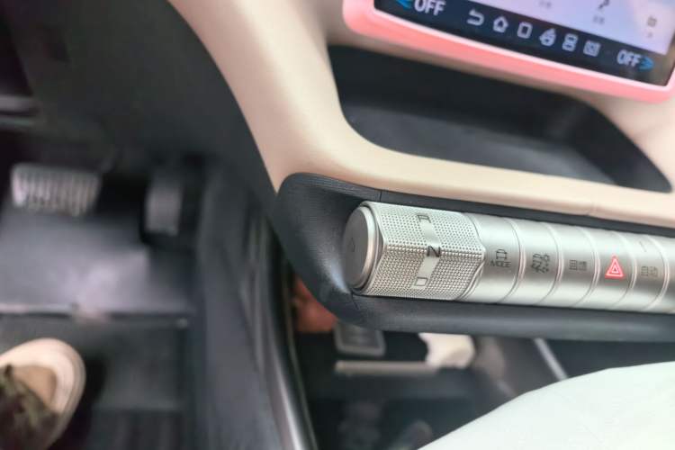 Used BYD Dolphin 2023 420 km Fashion Edition Gear Lever