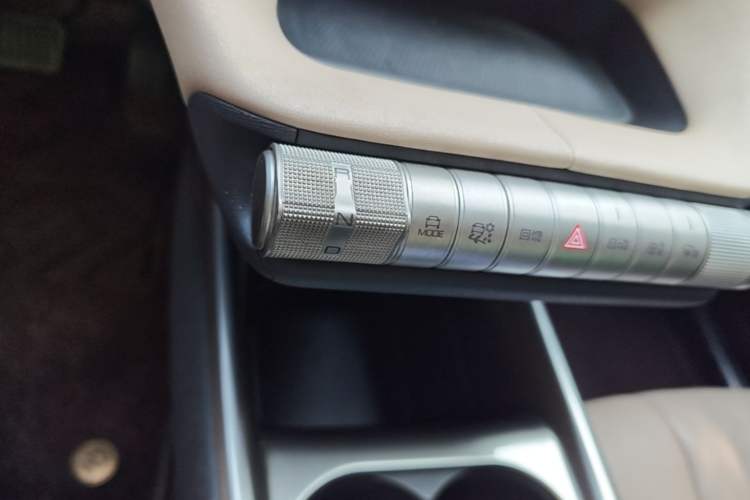 Used BYD Dolphin 2023 420 km Fashion Edition Gear Lever
