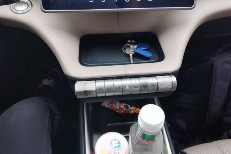 Used BYD Dolphin 2023 420 km Fashion Edition Gear Lever