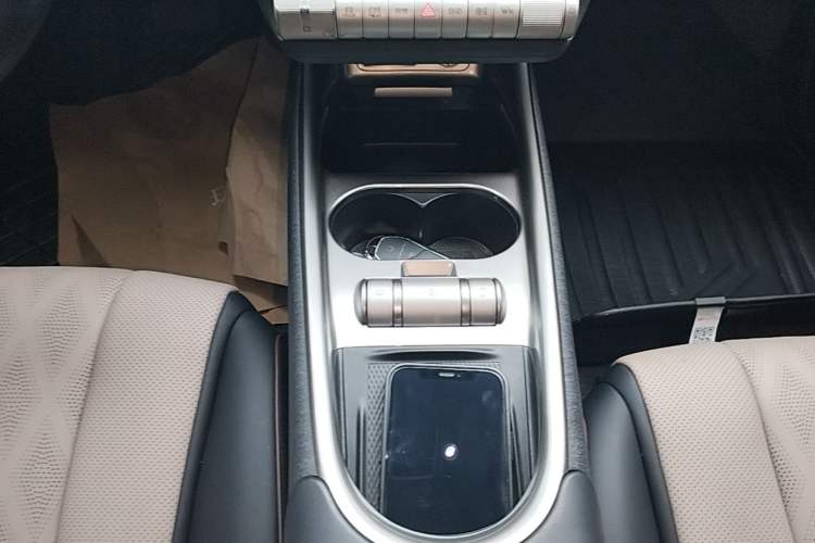 Used BYD Dolphin 2023 420 km Fashion Edition Gear Lever