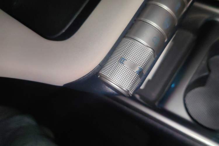 Used BYD Dolphin 2023 420 km Fashion Edition Gear Lever