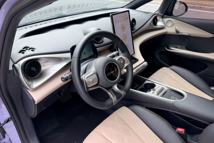 Used BYD Dolphin 2023 420 km Fashion Edition Interior 2