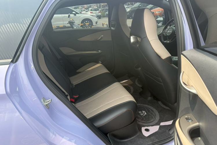 Used BYD Dolphin 2023 420 km Fashion Edition Interior 2
