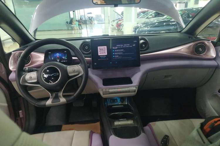 Used BYD Dolphin 2023 420 km Fashion Edition Interior 2