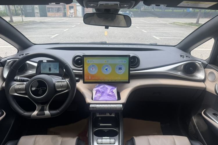 Used BYD Dolphin 2023 420 km Fashion Edition Interior 3