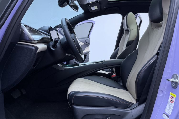 Used BYD Dolphin 2023 420 km Fashion Edition Interior 8